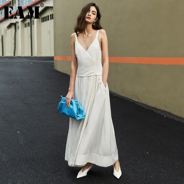 [EAM] Women White Vent Split Long Spaghetti Strap Dress New V-neck Sleeveless Loose Fit Fashion Tide Spring Summer 2020 1U714